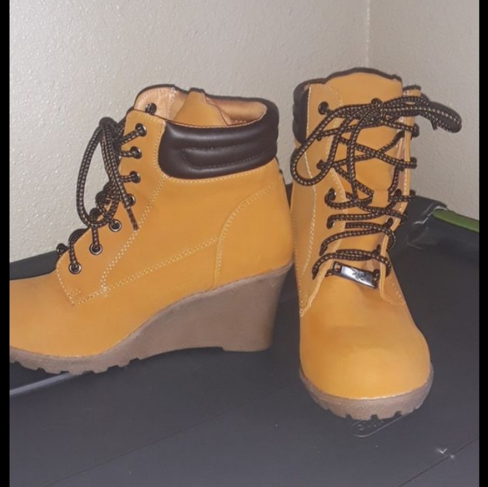 Pu wedge booties
